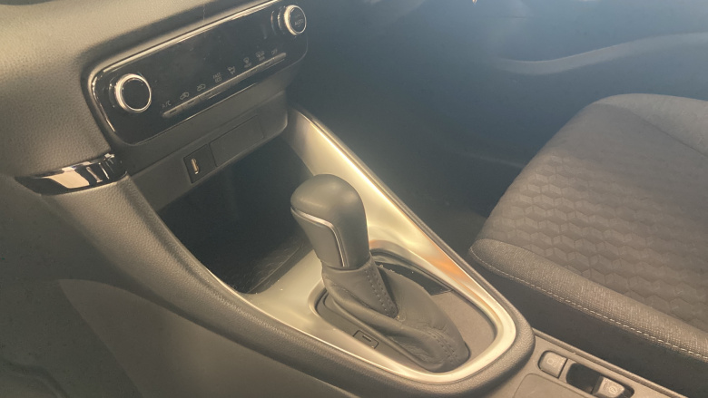 Toyota Yaris 1.5 Hybrid Design 5dr CVT Hybrid Hatchback